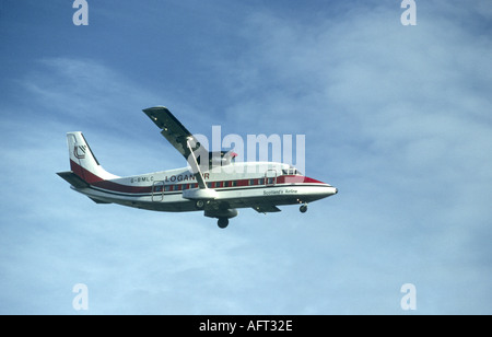 Breve3-60 SD variante 100 lasciando Dalcross aeroporto, Inverness, regione delle Highlands. GAV 2014-59 Foto Stock