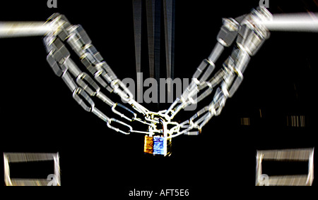 I file bloccati armadio archivio concetto sicurezza computer Foto Stock
