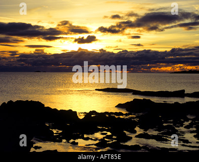 Isola di SEIL Argyll and Bute Scozia UK Ottobre tramonto da Easdale attraverso il Firth of Lorn Foto Stock