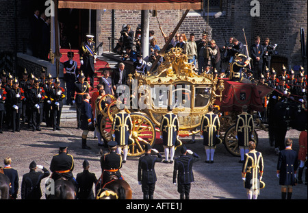 Paesi Bassi Den Haag famiglia reale pubblico saluto 1997 Foto Stock