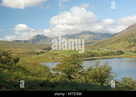 Mount Snowdon da Llyn Mymbyr Foto Stock