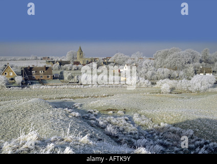 Villaggio coperto di brina Foto Stock