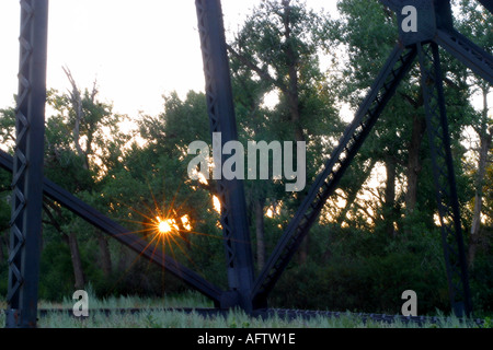 Railway bridge spanning una profonda valle fluviale a Lethbridge, Alberta, Canada Foto Stock