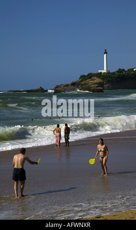 Spiaggia di Biarritz, Francia Europa con il faro Foto Stock