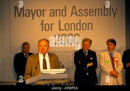 Ken Livingstone politico, notte delle elezioni 5th maggio 2000 ha corso come candidato indipendente per diventare il primo sindaco di Londra 2000s HOMER SYKESS Foto Stock