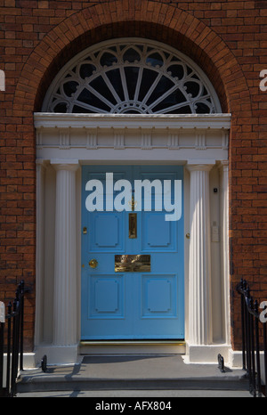 Blu porta georgiana Rodney Street Liverpool England Foto Stock
