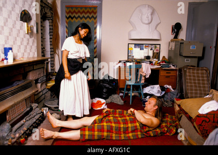 Il gruppo di rievocazione Clan, Seoras Wallace Chieftain del ‘Clan Wallace’ entrando nel tradizionale . Glasgow Scozia 1990 Regno Unito HOMER SYKES Foto Stock
