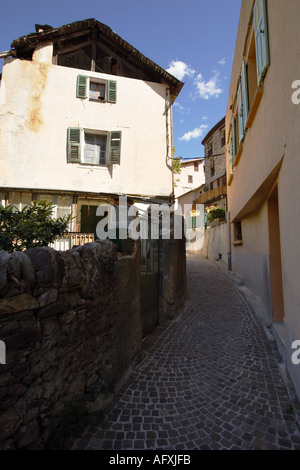 Vicolo e case St Sauveur sur Tinee Alpes Maritimes Francia Foto Stock