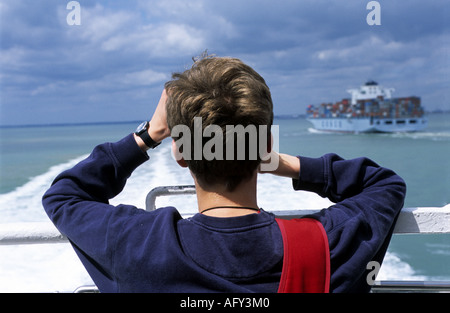 Passeggero a bordo di un Stena Line mare del Nord traghetto per auto di lasciare il porto di Harwich in Essex. Foto Stock