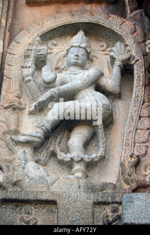 Scultura indù del signore Shiva in ballare pongono di Nataraja presso il tempio di Shiva, Shringeri, Karnataka, India Foto Stock