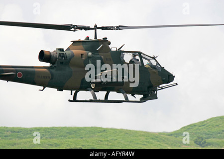 Giappone terra Self Defence Force AH-1 elicottero Cobra Foto Stock