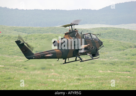 Giappone terra Self Defence Force AH-1 elicottero Cobra Foto Stock