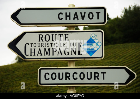 Champagne itinerario turistico cartello stradale vicino a Epernay Francia Foto Stock