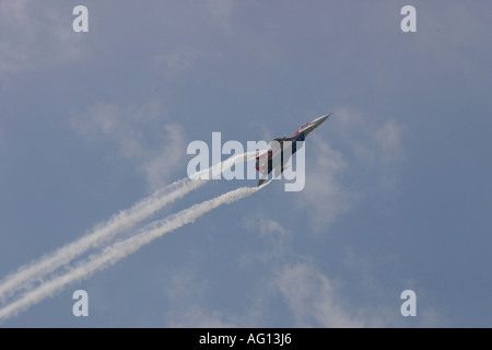 Il russo Mig 35 Fighter durante la visualizzazione di volo a Farnborough International Air Show 2006 Foto Stock