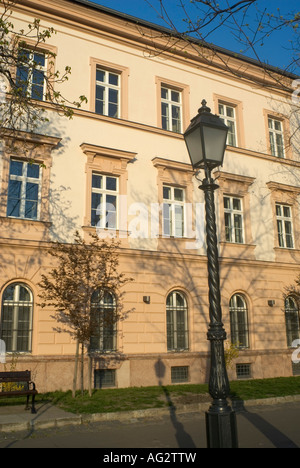 Vecchio edificio Toth Arpad Setany Quartiere del Castello di Budapest Ungheria Foto Stock