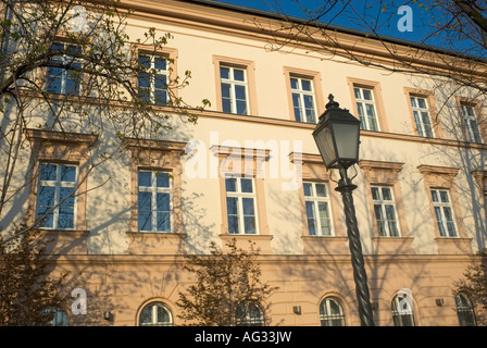 Vecchio edificio Toth Arpad Setany Quartiere del Castello di Budapest Ungheria Foto Stock