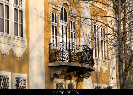 Facciata del vecchio edificio Toth Arpad Setany Quartiere del Castello di Budapest Ungheria Foto Stock