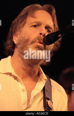 American Bob Weir membro fondatore dei Grateful Dead giocando con la sua band Ratdog in Cardiff South Wales UK Foto Stock