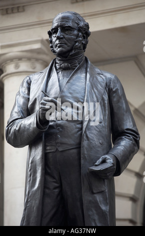 Statua di reformer postali Sir Rowland Hill (1795-1879) da Edward Onslow Ford, Londra, Inghilterra Foto Stock