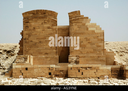 Antico edificio entro il complesso di Zoser a Saqqarah Foto Stock