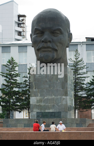 Il più grande del mondo di scultura della testa Lenins nella piazza centrale di Ulan Ude in Siberia Russia 2006 Foto Stock