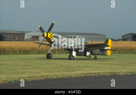 North American P-51D Mustang G-MSTG 414419 LH-F 'Janey' in rullaggio a Breighton Airfield Foto Stock