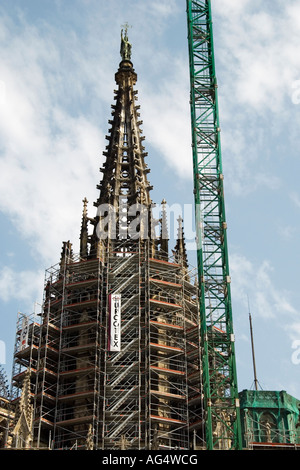 Dettaglio della cattedrale di Barcellona, che mostra i lavori di ristrutturazione in corso, Spagna, Europa Foto Stock