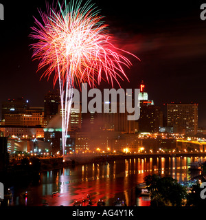 Fuochi d'artificio in san Paolo - primo edificio Foto Stock