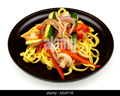 Ortaggio stir fry con tagliatelle Foto Stock