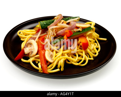 Ortaggio stir fry con tagliatelle Foto Stock