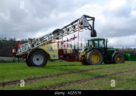 Irrorazione delle colture Southern England Regno Unito Foto Stock