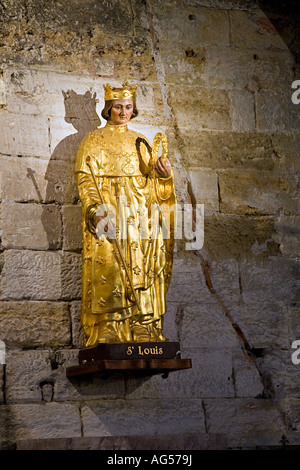 La statua di San Luigi nella chiesa di Notre Dame des sablons, Aigues Mortes, Francia. Foto Stock