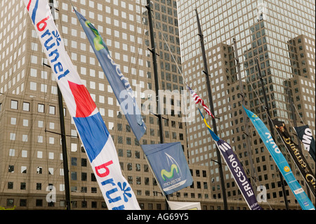 Volvo Ocean Race yacht ormeggiati nel North Cove in New York City USA Maggio 2006 Foto Stock