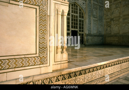 India Uttar Pradesh Agra Taj Mahal dettaglio a intarsi di pietra dura decorazione Foto Stock