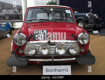 Paddy Hopkirk 1967 circuito dell Irlanda vincitore 1966 Austin Mini Cooper S Goodwood Sussex England 2007 Foto Stock