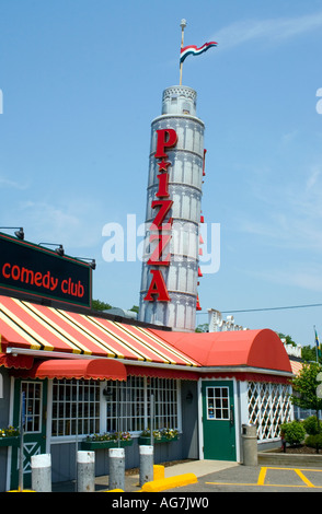 Torre pendente di Pizza Parlour commerciale di prendere il via della Torre Pendente di Pisa in Saugus Massachusetts Foto Stock