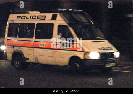 La Metropolitan Police su ronda notturna in Londons Oxford Street Foto Stock