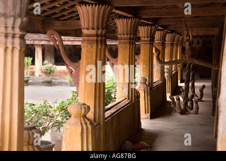 Chiostro e appendere il sistema HOD al Wat Si Saket Vientiane Laos Foto Stock