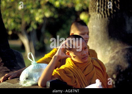 I monaci resto nel sole del pomeriggio Foto Stock