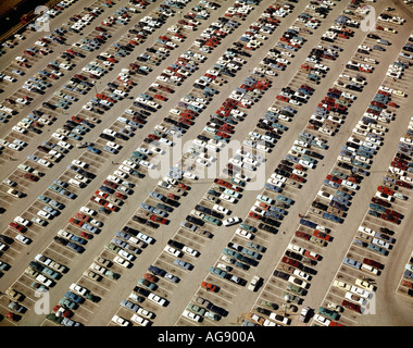 Vista aerea del grande parcheggio auto in Chicago Illinois USA Foto Stock