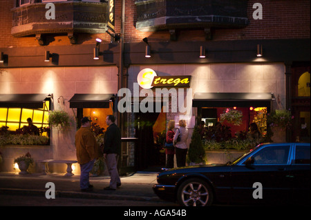 Ristoranti italiani su Hanover Street nel quartiere italiano di North End di Boston MA Foto Stock