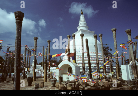 Sri Lanka Anuradhapura tempio Buddista chiamato pagoda Thuparama Foto Stock