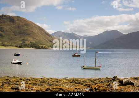 Vista sul Loch Hourn da Arnisdale, Lochalsh, Scozia Foto Stock