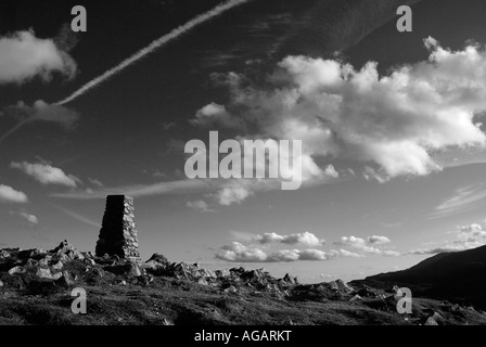 Trig punto su Loughrigg cadde Cumbria Foto Stock