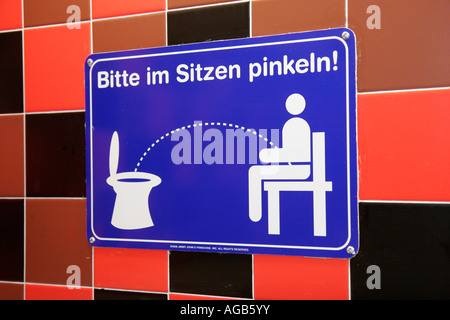 Ohio Cuyahoga County,Cleveland Heights,Coventry Village,sign,man's,men's bathroom,German,OH070731050 Foto Stock