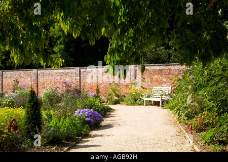 Il giardino murato a Lydiard Park, Swindon, Wiltshire, Regno Unito, Inghilterra Foto Stock