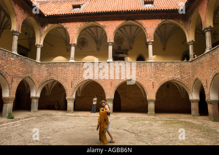 Cortile dei Vescovi Warmian Castello di Lidzbark Warmiski o Heilsberg, Warmia, Polonia Foto Stock