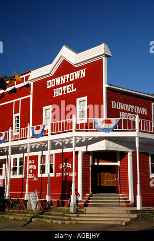 Il Downtown Hotel nella storica città mineraria di Dawson City Yukon Territory Canada Foto Stock