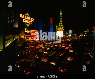 Una vista di un viale di notte a Las Vegas Nevada Foto Stock