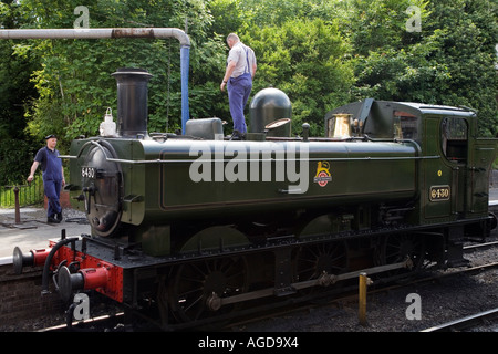 Il riempimento con acqua a Llangollen Railway Station Llangollen Denbighshire North Wales Foto Stock